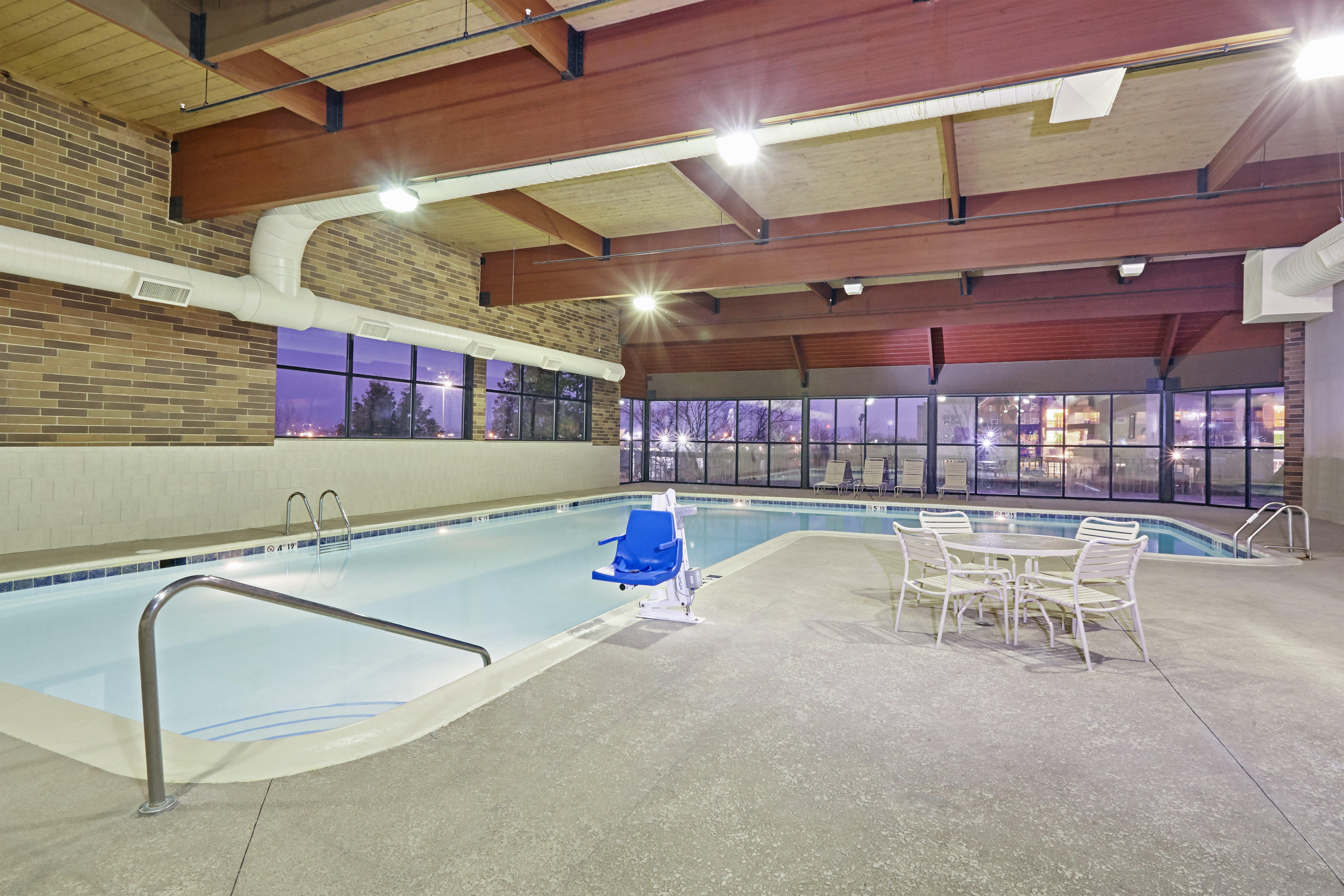 Holiday Inn Chicago Matteson Conference Center, An Ihg Hotel Exterior photo